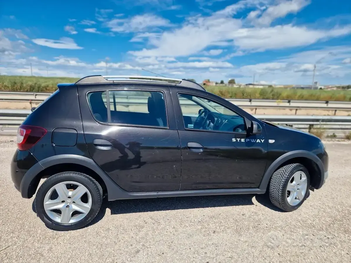 Usata Dacia Sandero Stepway 90 CV (66 kW) 2014 Grigio Berlina