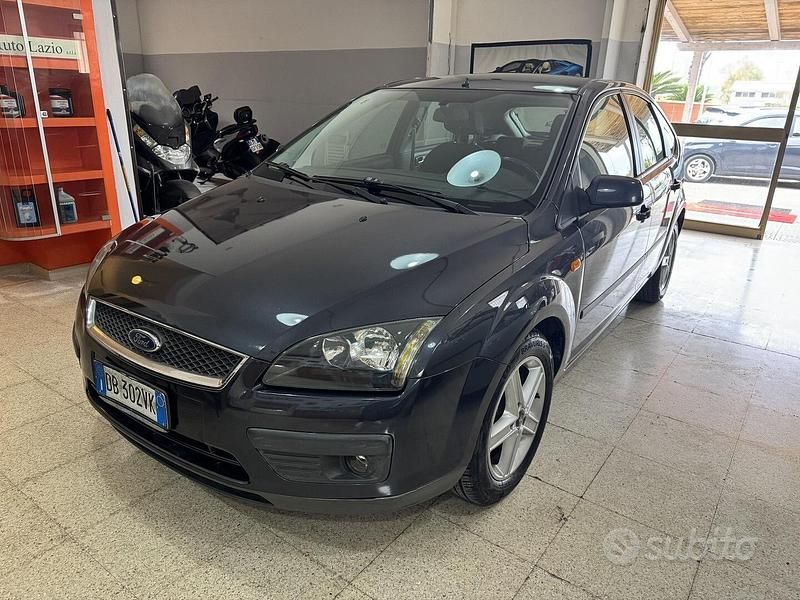 Usata Ford Focus 90 CV (66 kW) 2007 Grigio Berlina