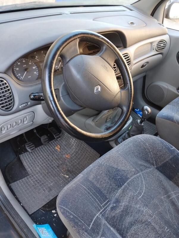 Usata Renault Modus 75 CV (55 kW) 2011 Nero Monovolume