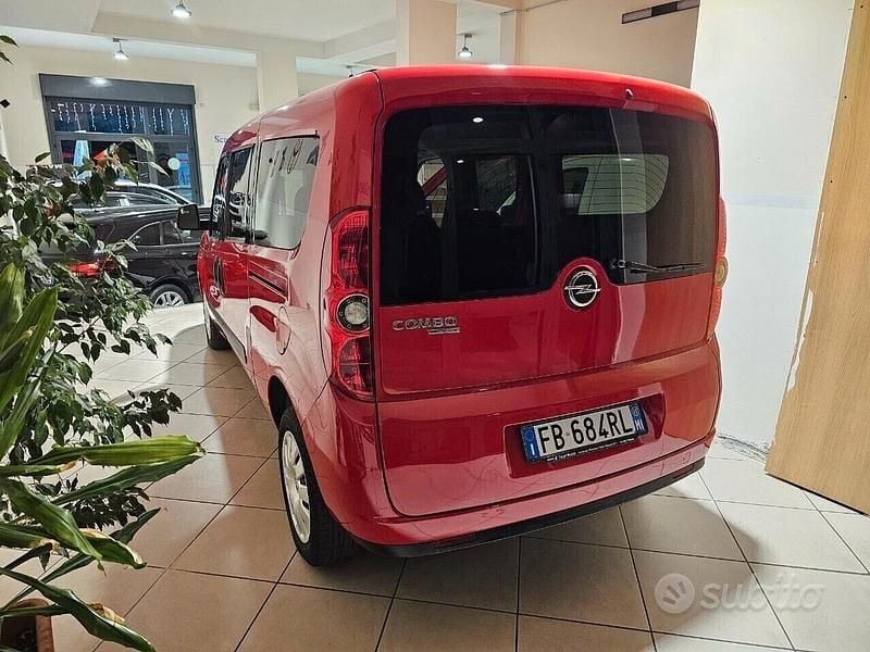 Usata Opel Combo 120 CV (88 kW) 2015 Rosso Monovolume