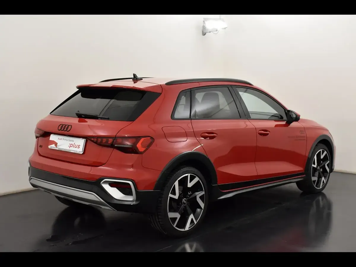 Usata Audi A3 Ambiente 150 CV (110 kW) 2025 Rosso Berlina