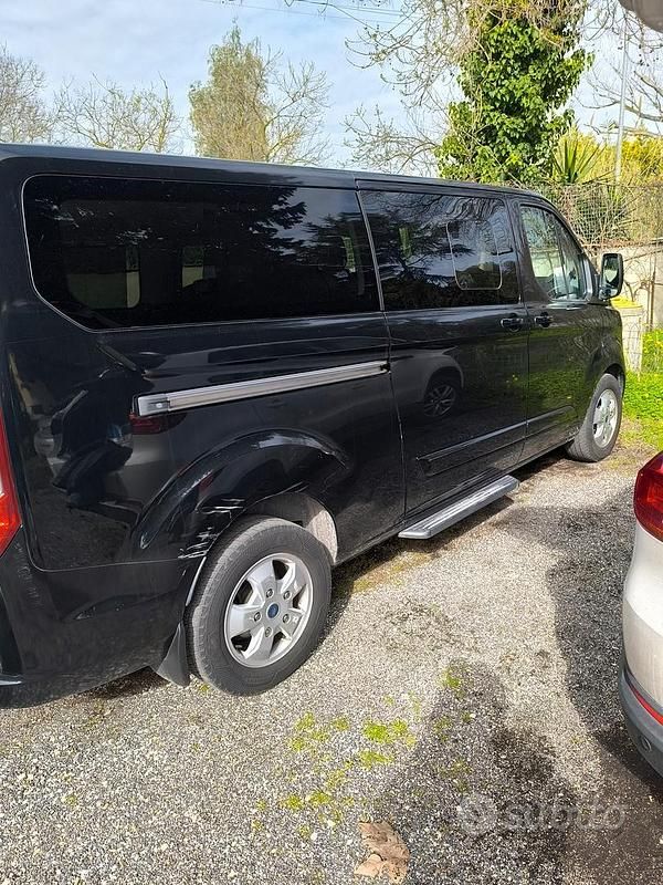 Usata Ford Tourneo 170 CV (125 kW) 2017 Nero Monovolume