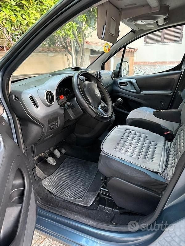 Usata Peugeot Partner Tepee 2012 Grigio Monovolume