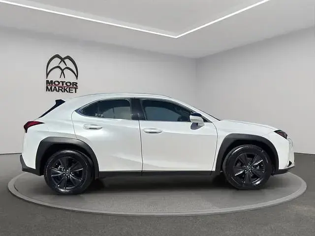 Usado Lexus UX 250h Business Edition 184 CV (135 kW) 2022 Blanco SUV