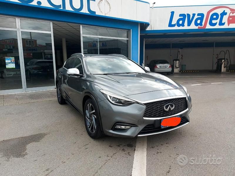 Usata Infiniti Q30 Business 109 CV (80 kW) 2017 Grigio SUV
