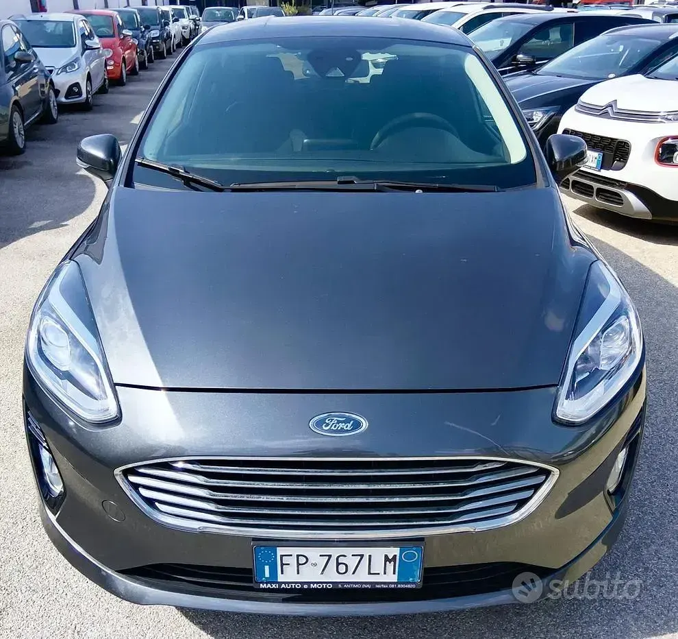 Usata Ford Fiesta Titanium 85 CV (62 kW) 2018 Grigio Utilitaria