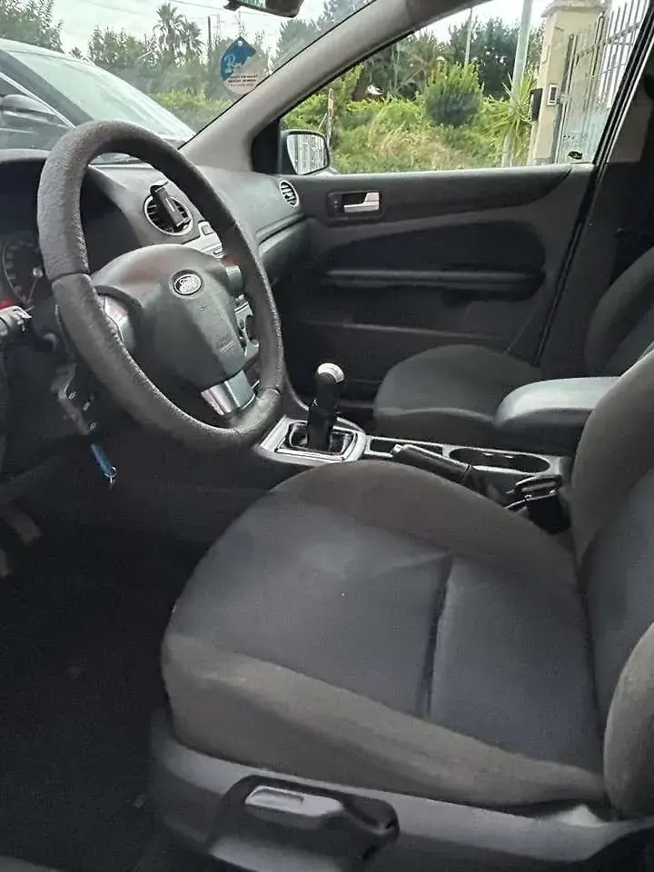 Usata Ford Focus Style 110 CV (80 kW) 2007 Grigio Station wagon