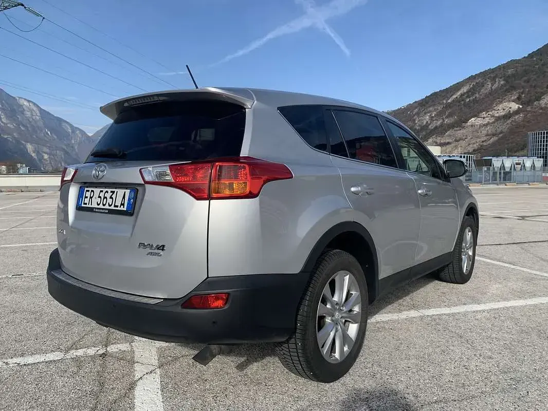 Usata Toyota RAV4 Executive 150 CV (110 kW) 2013 SUV