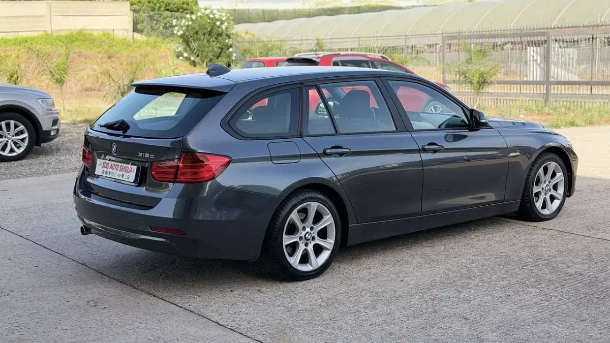 Usata BMW 318 143 CV (105 kW) 2014 Grigio Station wagon