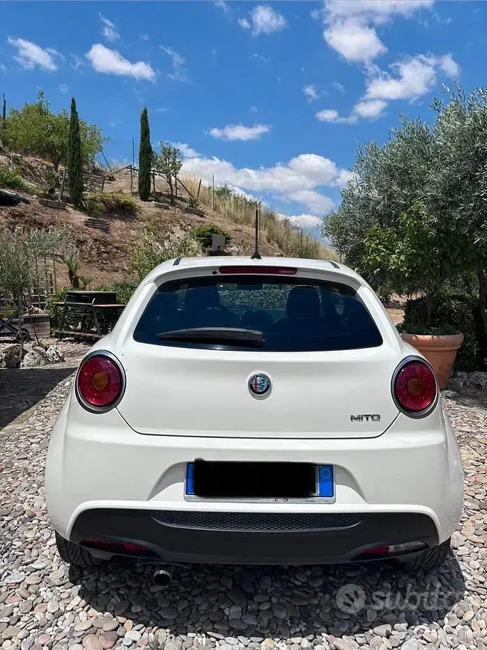 Usata Alfa Romeo MiTo Super 95 CV (69 kW) 2017 Bianco Utilitaria