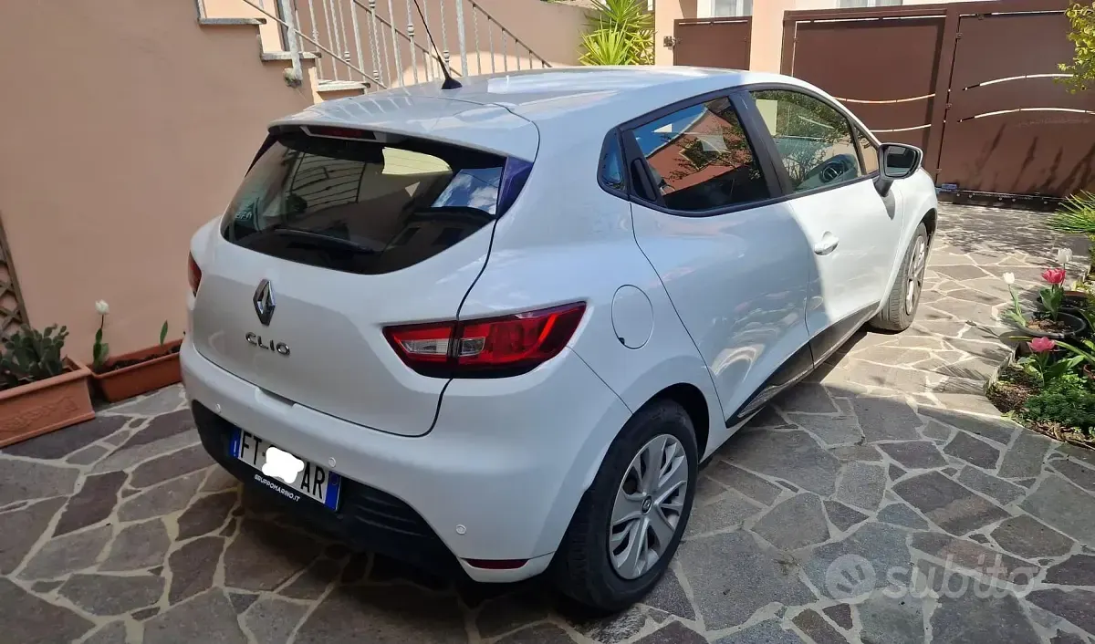 Usata Renault Clio Life 75 CV (55 kW) 2018 Bianco Utilitaria