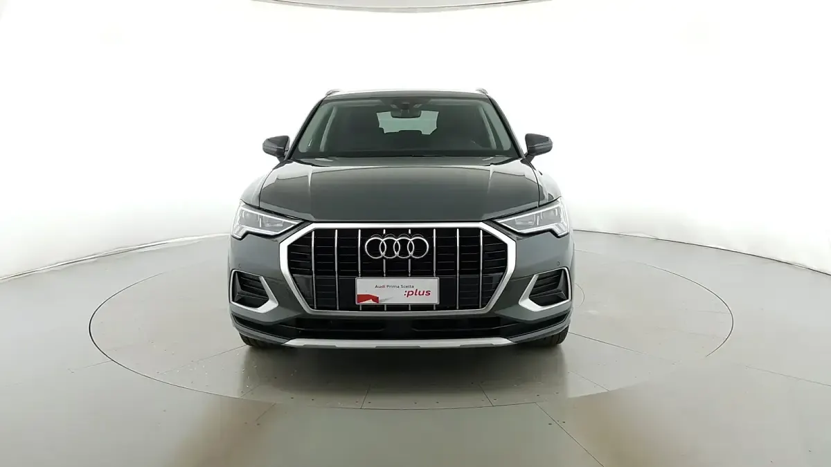 Usata Audi Q3 Advanced 150 CV (110 kW) 2025 Grigio atomico metallizzato SUV