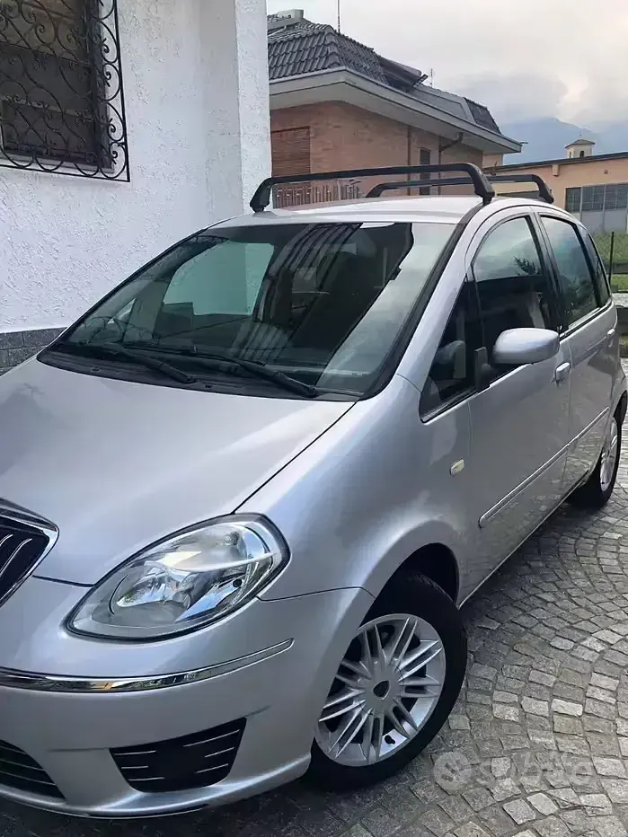 Usata Lancia Musa 90 CV (66 kW) 2008 Grigio Monovolume