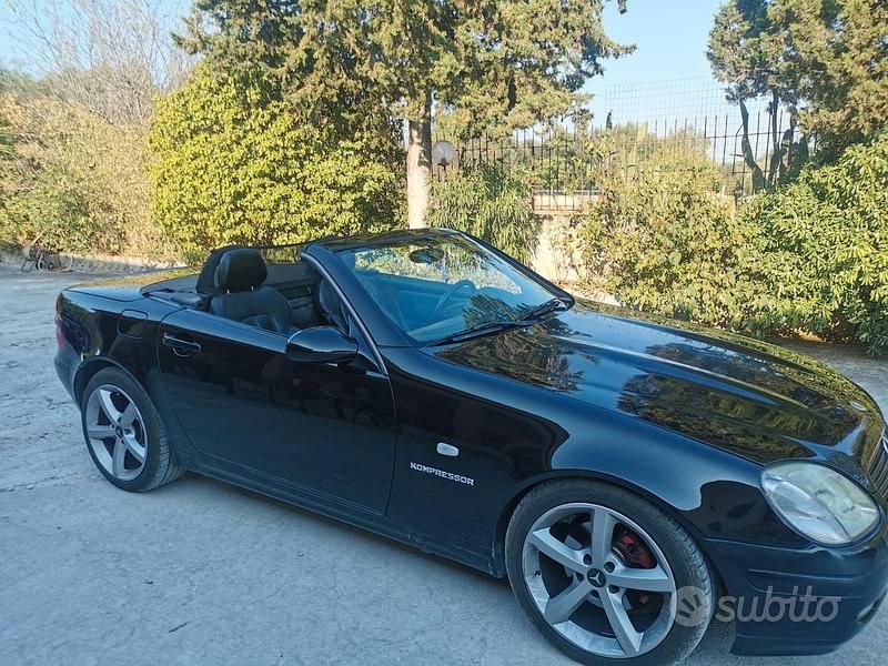 Usata Mercedes SLK230 193 CV (141 kW) 1998 Nero Cabrio