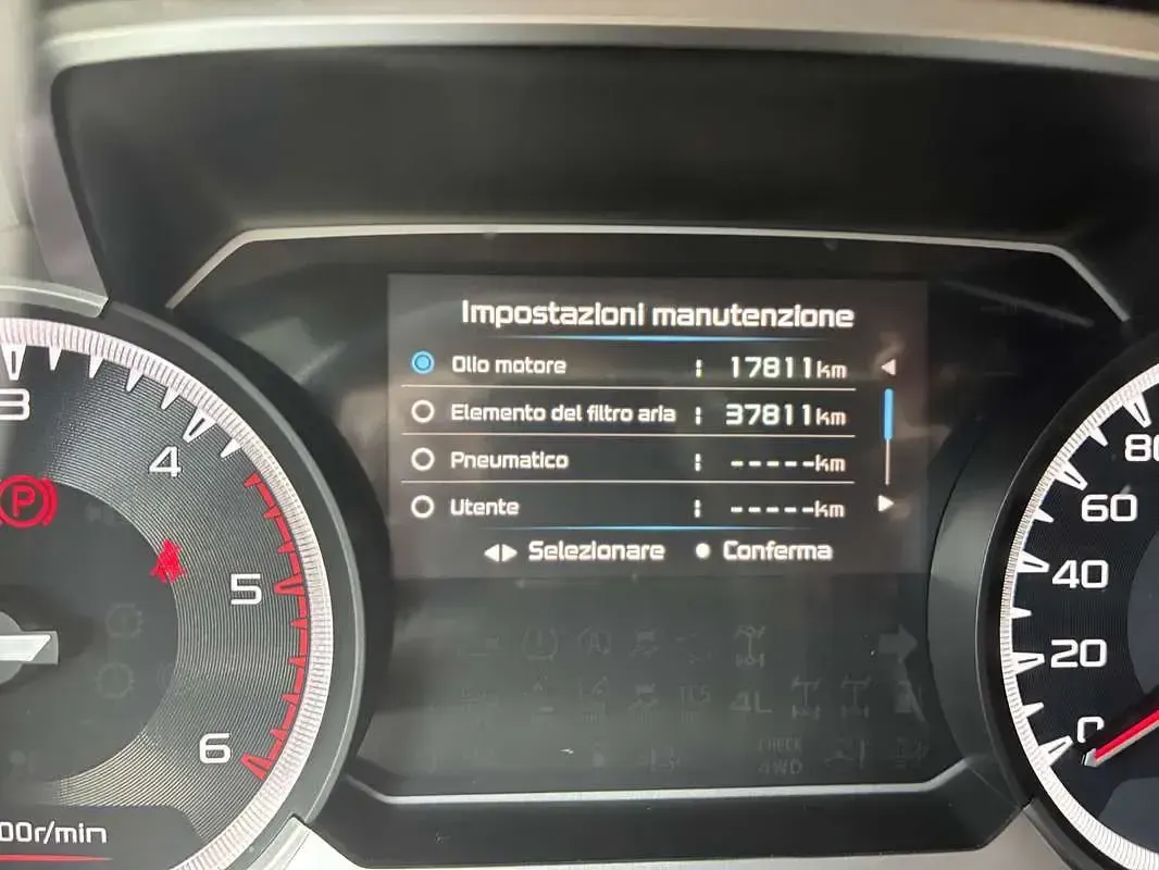 Usata Isuzu D-Max 163 CV (119 kW) 2024 Grigio SUV