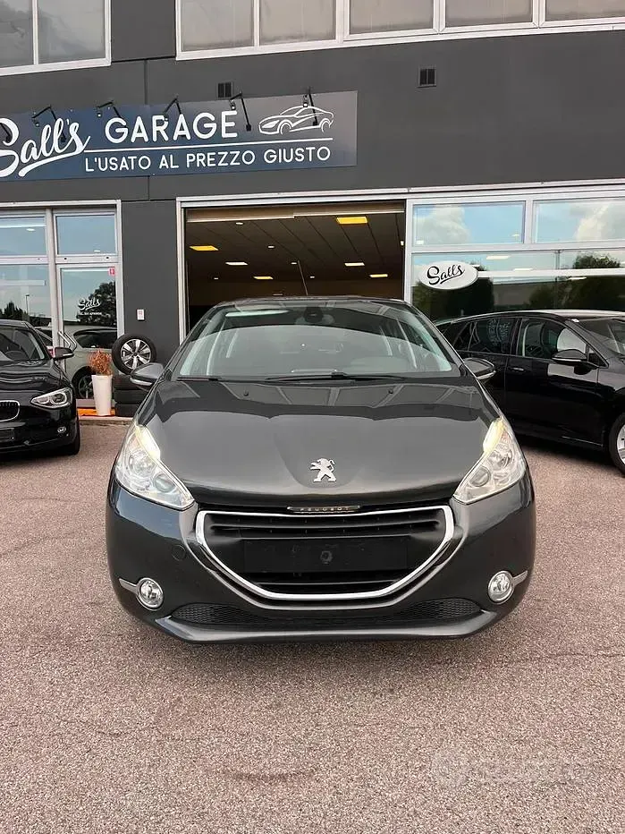 Usata Peugeot 208 82 CV (60 kW) 2015 Grigio Utilitaria