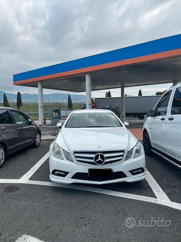 Usata Mercedes E350 241 CV (177 kW) 2009 Bianco Coupé