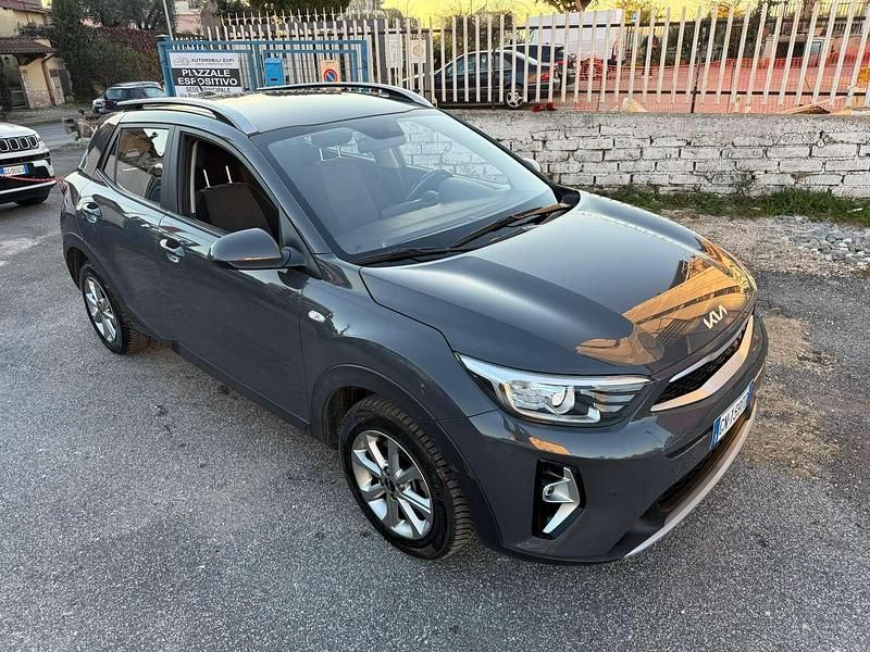 Usata Kia Stonic 101 CV (74 kW) 2023 Grigio SUV