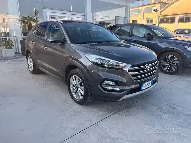 Usata Hyundai Tucson Xpossible 116 CV (85 kW) 2017 Marrone SUV