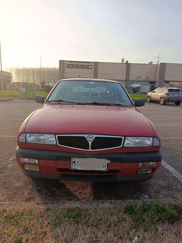Usata Lancia Delta 75 CV (55 kW) 1994 Rosso Utilitaria