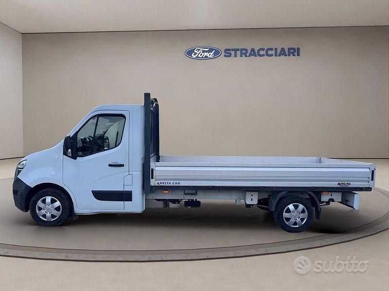 Usata Nissan NV400 131 CV (96 kW) 2016 Bianco pastello Furgone