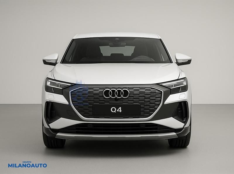 Usata Audi Q4 Sportback e-tron S-Line 210 kW (286 CV) 2024 Bianco SUV
