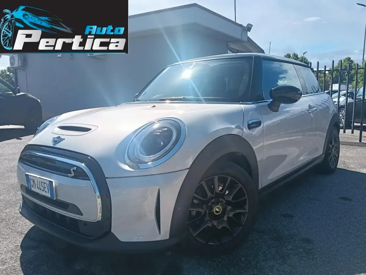 Usata Mini Cooper SE 75 kW (102 CV) 2022 Argento Utilitaria