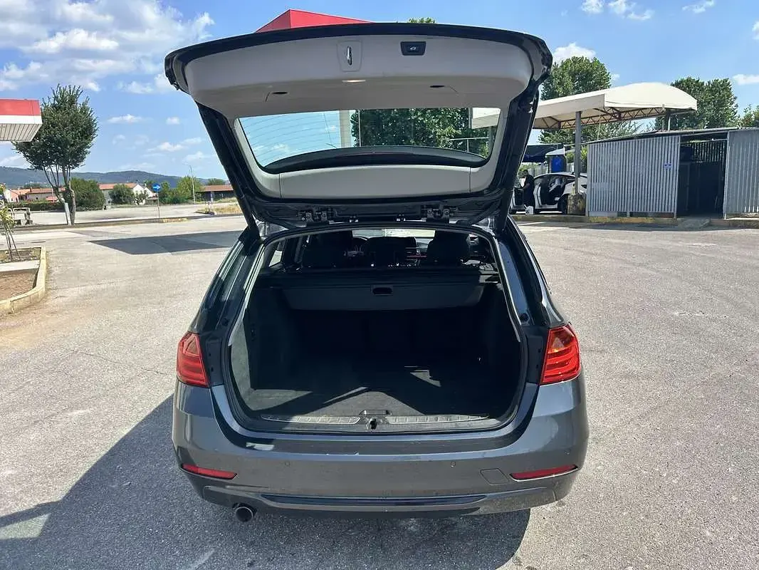 Usata BMW 316 Sport Line 116 CV (85 kW) 2014 Nero Station wagon