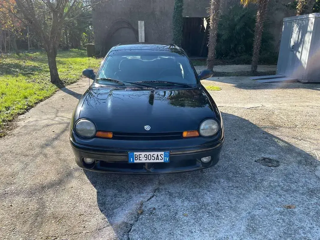 Usata Chrysler Neon 116 CV (85 kW) 1999 Nero Berlina