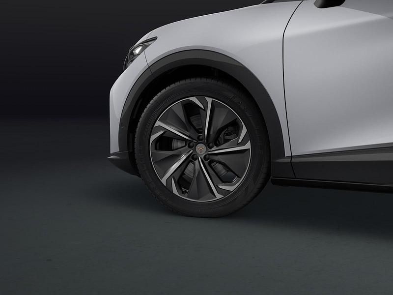 Nuova Cupra Tavascan Endurance 210 kW (286 CV) 2026 Argento white SUV