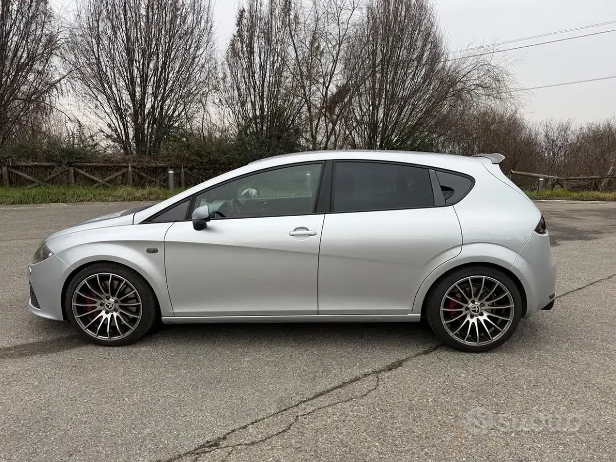 Usata Seat Leon CUPRA 241 CV (177 kW) 2008 Grigio Utilitaria