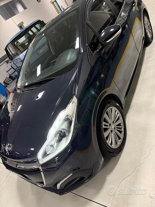 Usata Peugeot 208 Access 2017 Nero Utilitaria