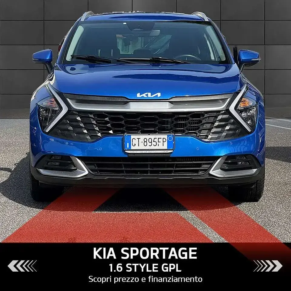Usata Kia Sportage Style 136 CV (100 kW) 2024 Blu/azzurro SUV