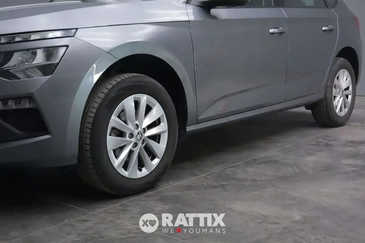 Usata Skoda Kamiq Ambition 95 CV (69 kW) 2024 Grigio graphite SUV