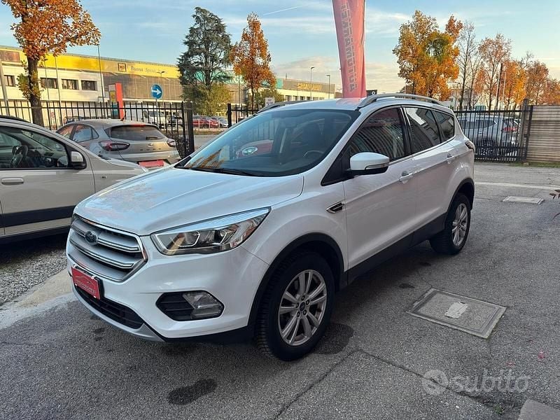 Usata Ford Kuga Titanium 120 CV (88 kW) 2019 Bianco SUV