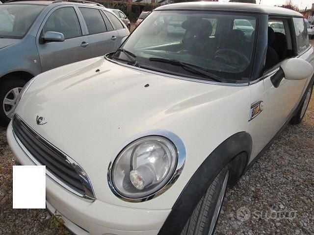 Begagnad Mini ONE 75 HK (55 kW) 2010 Beige Halvkombi