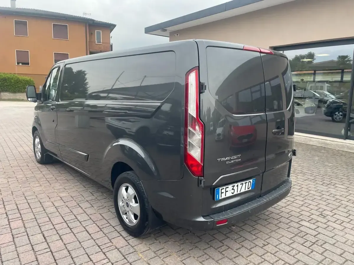 Usata Ford Transit Custom Titanium 130 CV (95 kW) 2017 Grigio