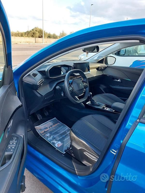 Usata Peugeot 208 102 CV (75 kW) 2022 Blu Utilitaria
