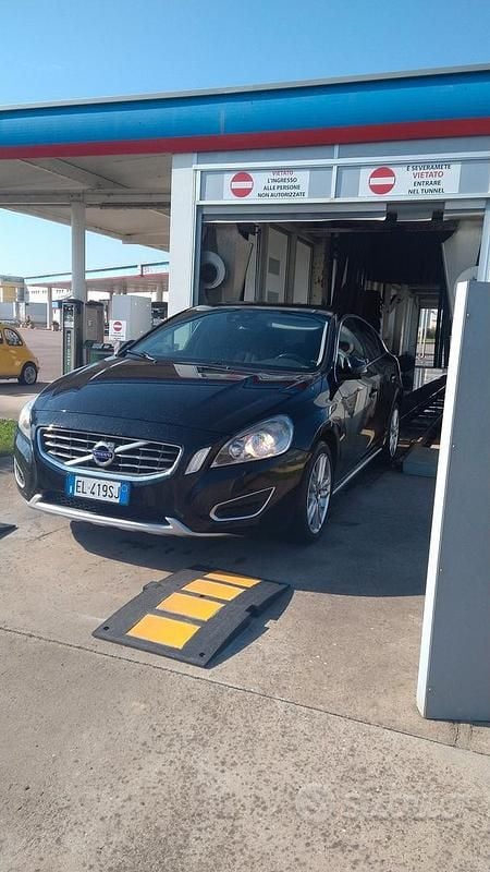 Usata Volvo S60 203 CV (149 kW) 2012 Nero Berlina
