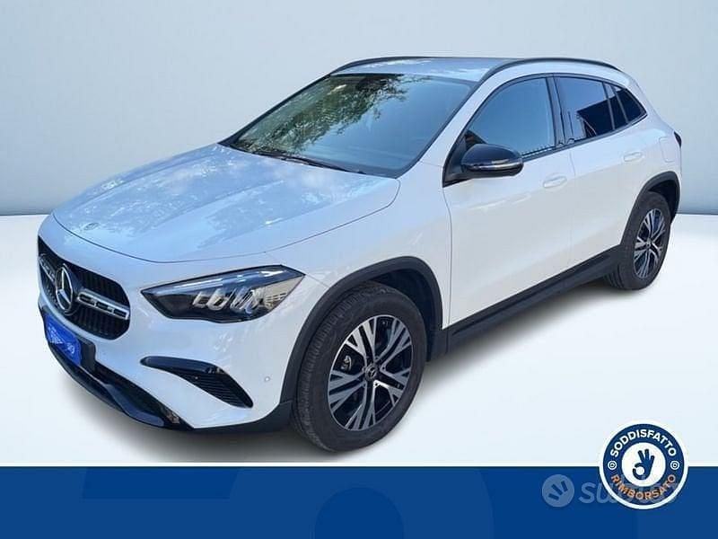 Bianco Usata 2025 Mercedes GLA200 Advanced SUV | 41.700 € (Buon prezzo) - Immagine 1/3