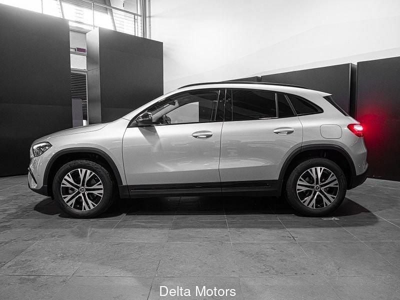 Nuova Mercedes GLA200 150 CV (110 kW) 2026 SUV