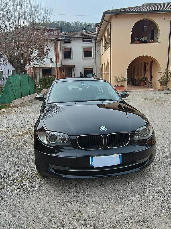 Usata BMW 120 177 CV (130 kW) 2007 Nero Utilitaria