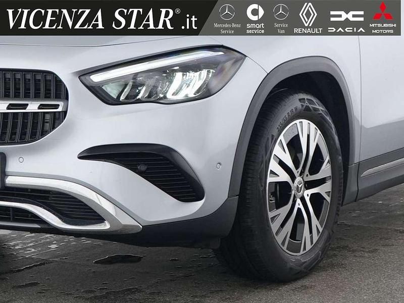 Usata Mercedes GLA180 Advanced 136 CV (100 kW) 2024 Argento SUV