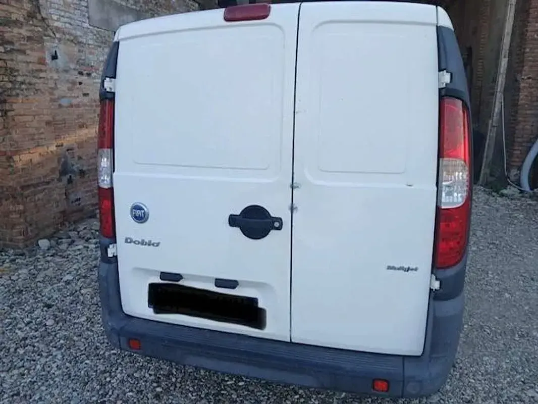 Usata Fiat Doblò Dynamic 105 CV (77 kW) 2007 Bianco Monovolume