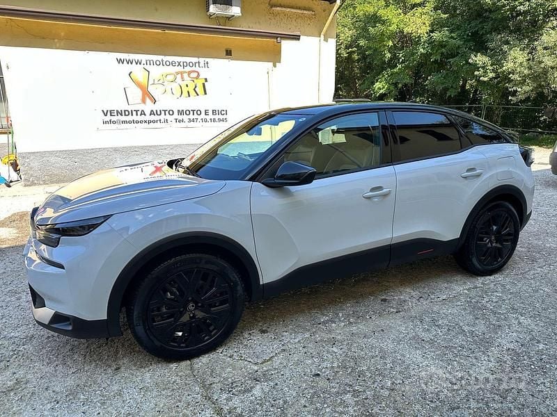 Bianco Nuova 2025 Citroën C4 Tre volumi | 25.900 € (Molto cara) - Immagine 1/4