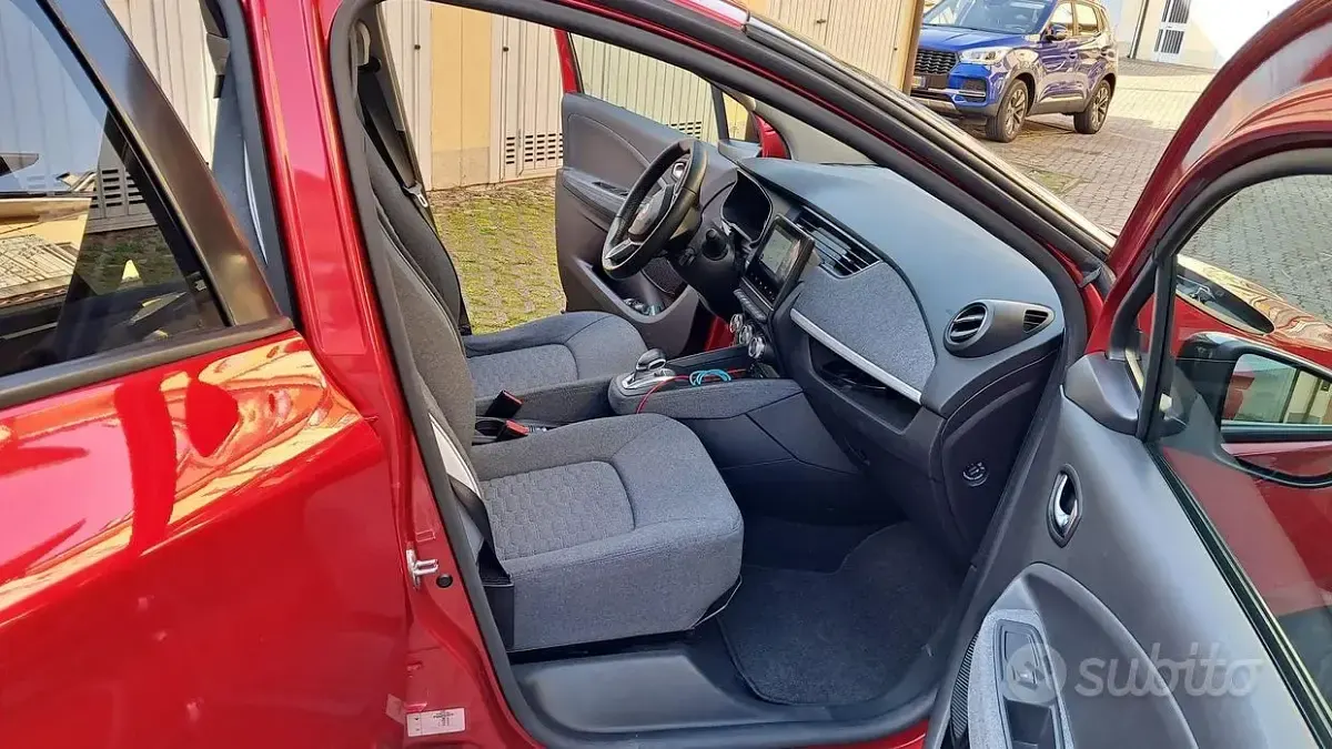 Usata Renault Zoe Intens 50 kW (69 CV) 2021 Rosso Utilitaria