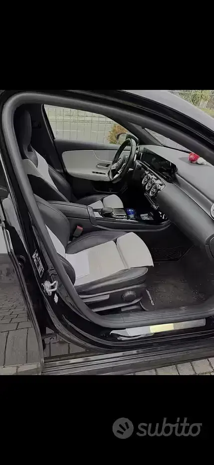 Usata Mercedes A250 AMG line 224 CV (164 kW) 2020 Nero Utilitaria