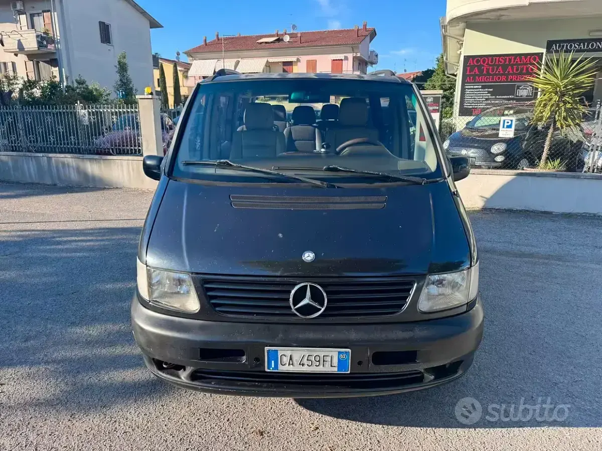 Usata Mercedes V220 122 CV (89 kW) 2002 Nero Monovolume
