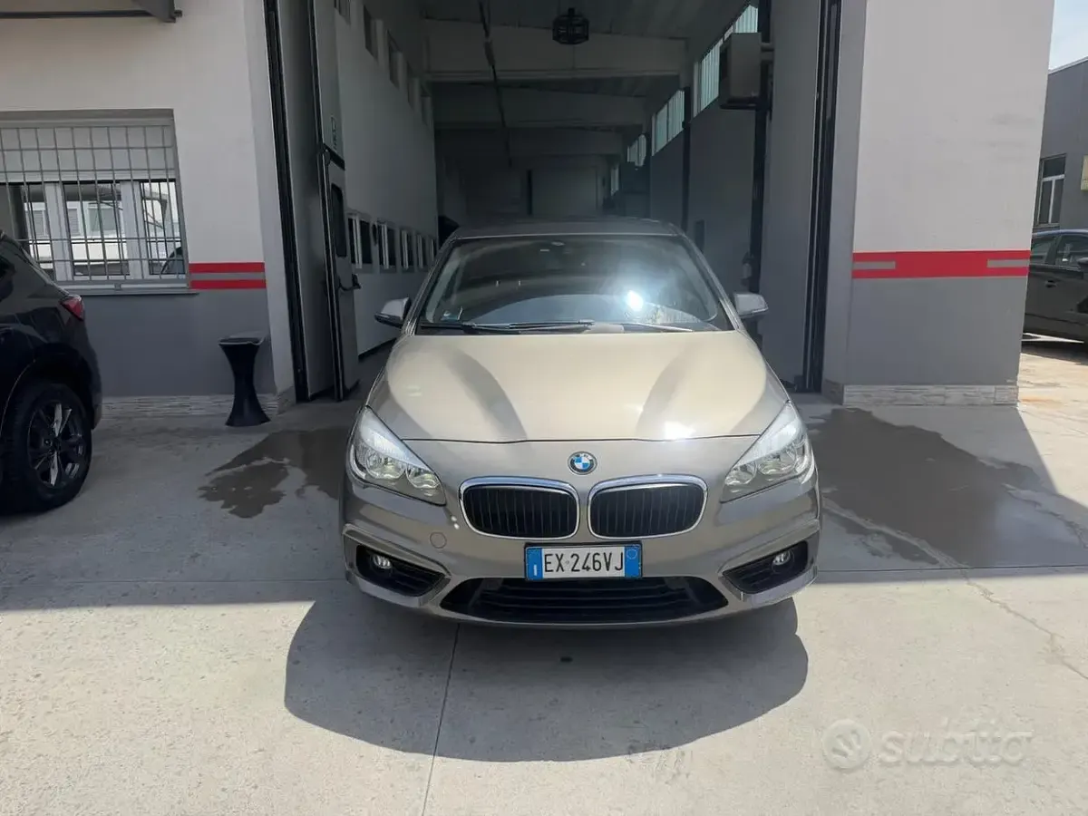 Usata BMW 218 Active Tourer Luxury Line 150 CV (110 kW) 2014 Beige Monovolume