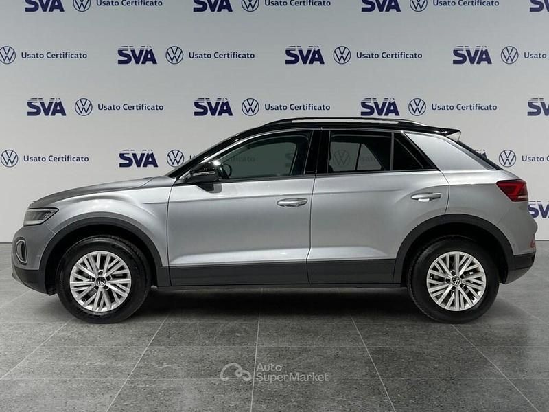 Usata VW T-Roc Life 116 CV (85 kW) 2024 Pyrit silver SUV